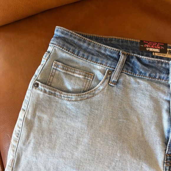 NWT - ROCK & ROLL DENIM  -  EXTRA STRETCH TWO-TONE SHORTS - Picture 15 of 16